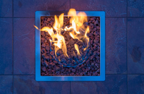 Gas fire place with gravel in a square